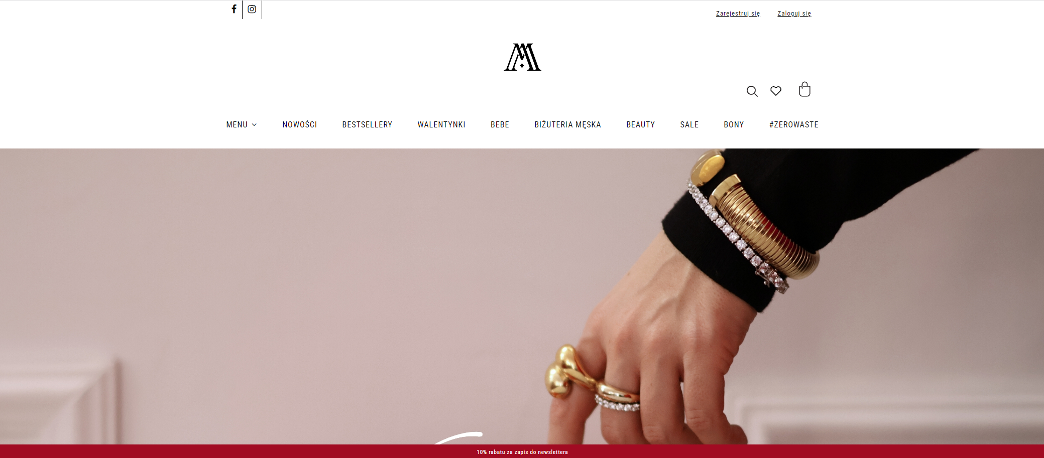 Chokery w warstwowych stylizacjach - jak je łączyć z innymi naszyjnikami?